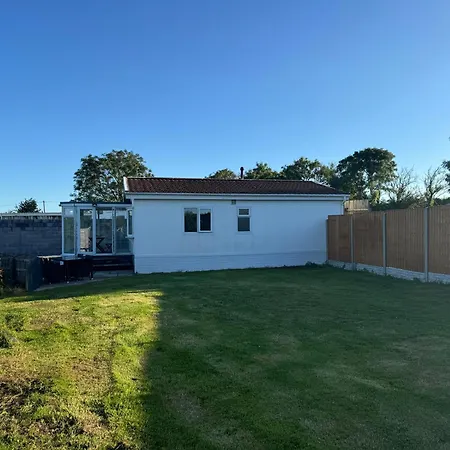 Anglesey Hidden Getaway Villa Holyhead Exterior photo