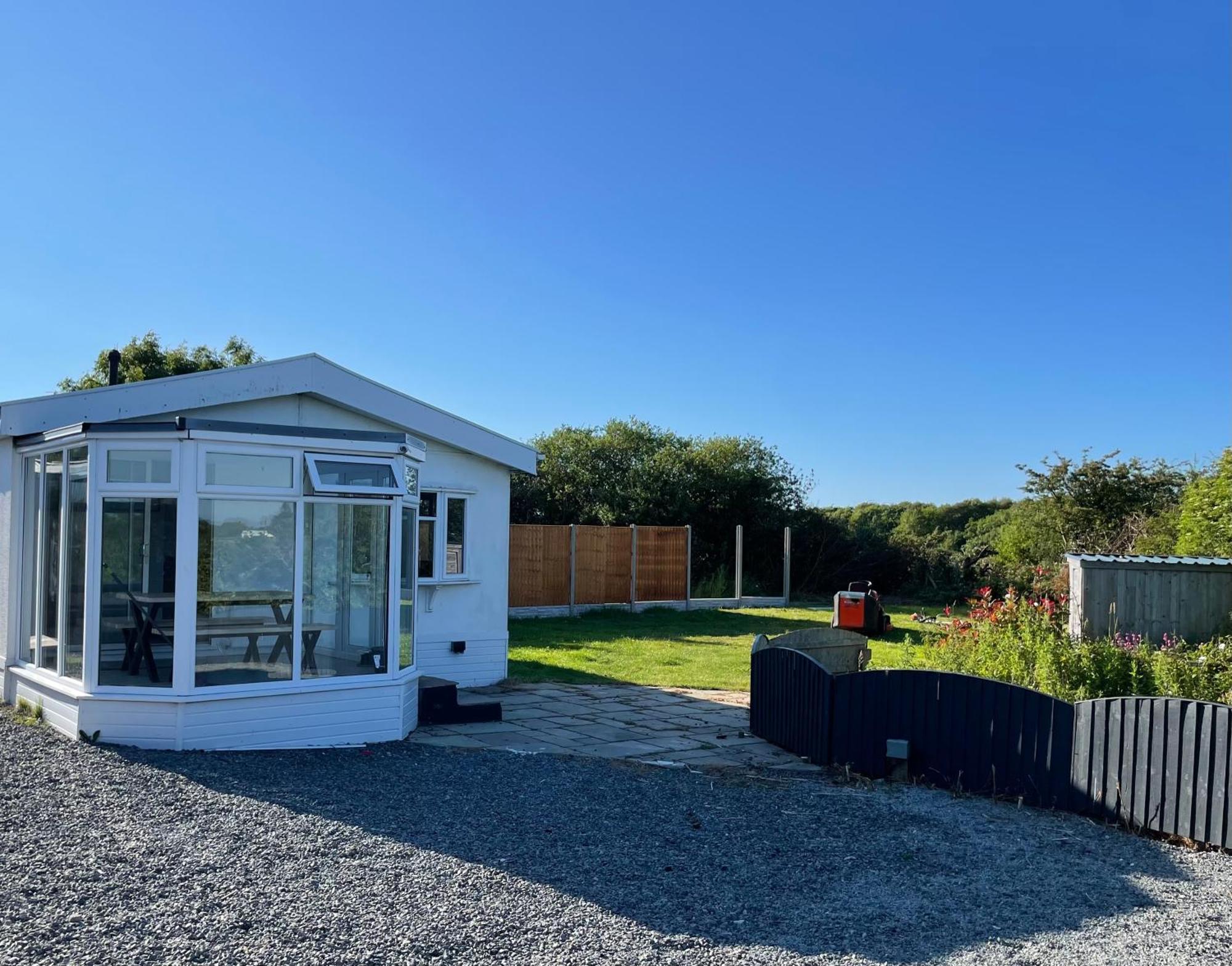 Anglesey Hidden Getaway Chalet Holyhead